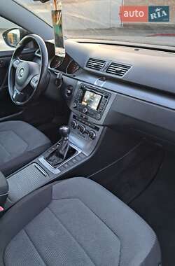 Универсал Volkswagen Passat 2011 в 