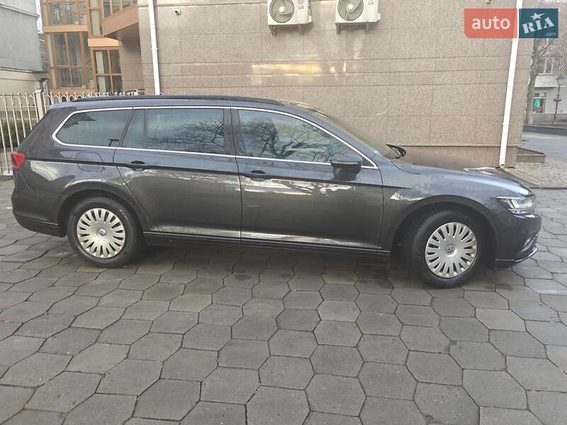 Универсал Volkswagen Passat 2020 в Луцке