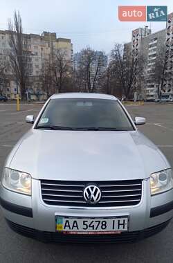 Седан Volkswagen Passat 2003 в Киеве