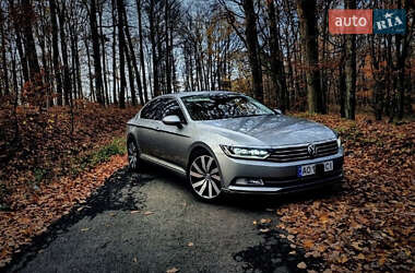 Седан Volkswagen Passat 2015 в 