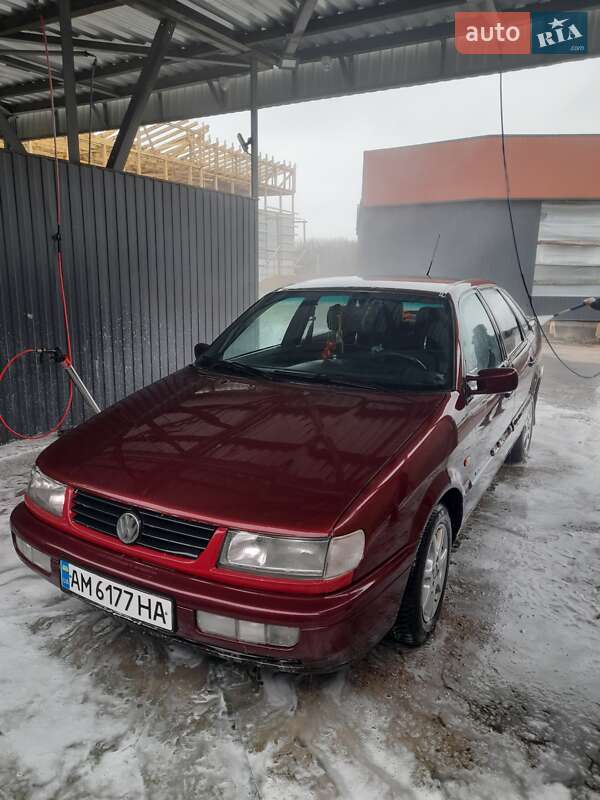 Седан Volkswagen Passat 1996 в Овруче