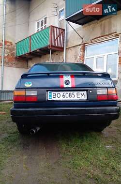 Седан Volkswagen Passat 1988 в Подгайцах