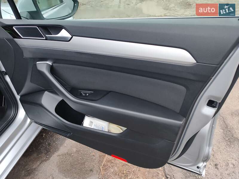 Универсал Volkswagen Passat 2018 в Каменском