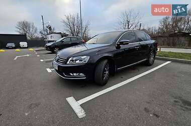 Седан Volkswagen Passat 2011 в Києві