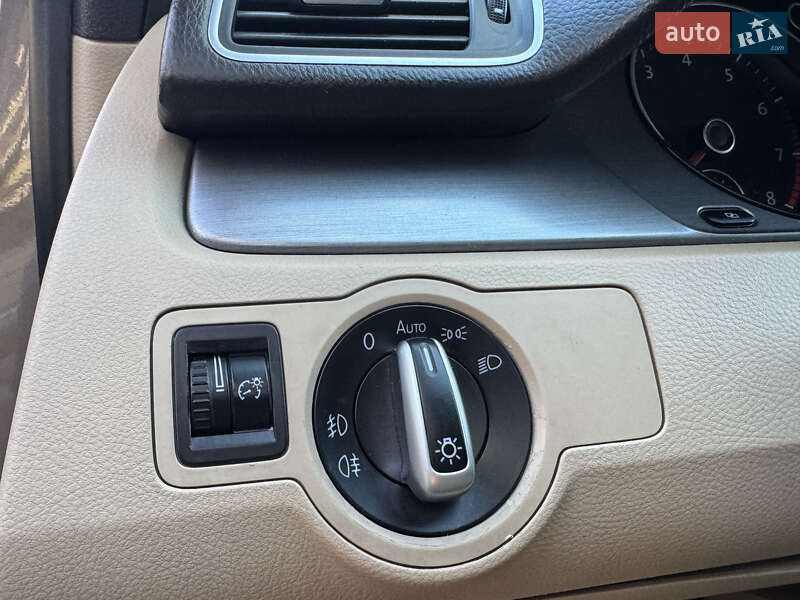 Седан Volkswagen Passat 2011 в Дрогобыче