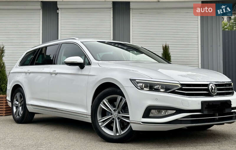 Универсал Volkswagen Passat 2019 в Киеве