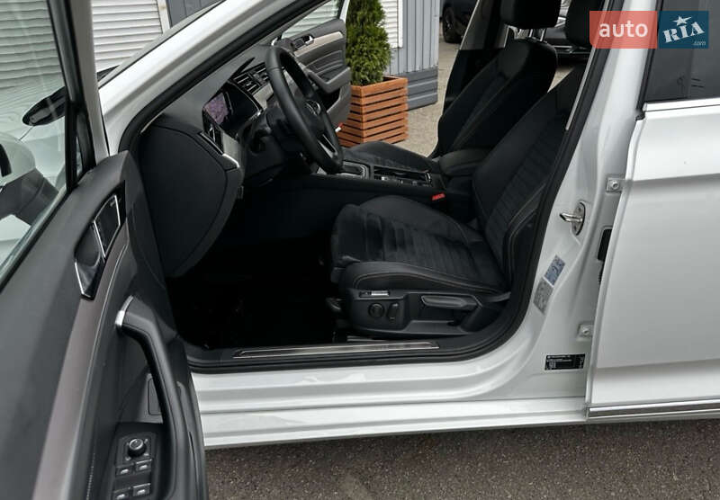 Универсал Volkswagen Passat 2019 в Киеве