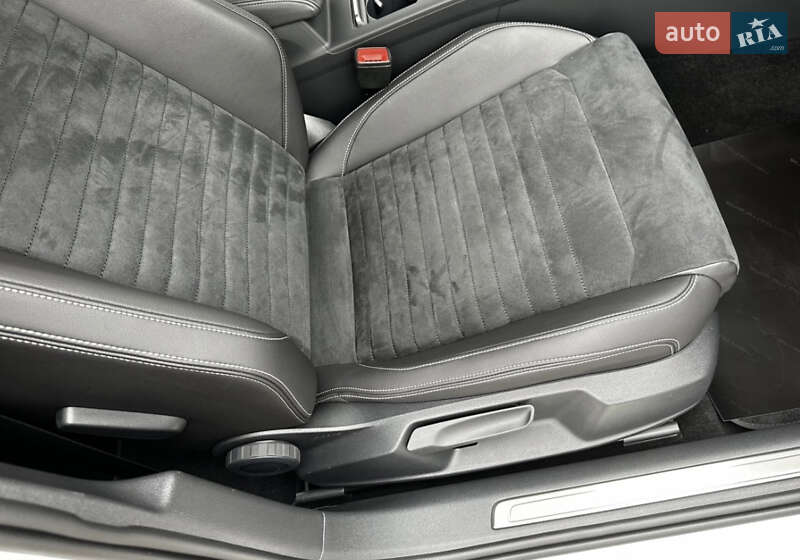 Универсал Volkswagen Passat 2019 в Киеве