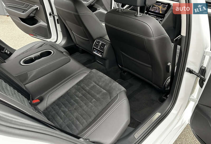 Универсал Volkswagen Passat 2019 в Киеве