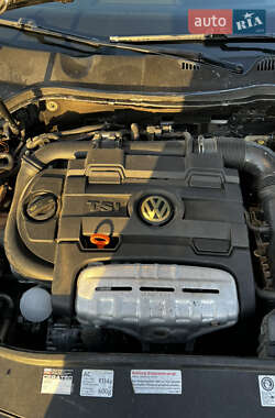 Универсал Volkswagen Passat 2010 в 