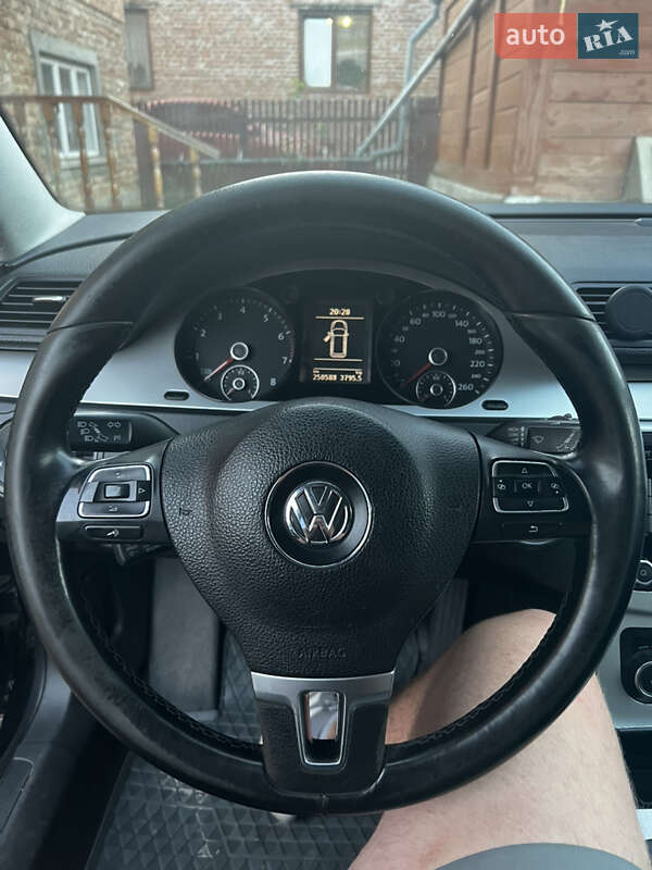 Универсал Volkswagen Passat 2010 в Тернополе