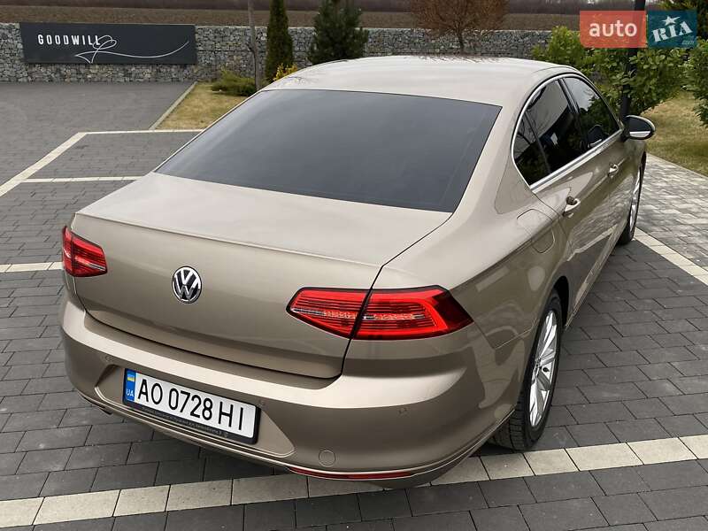 Седан Volkswagen Passat 2016 в Мукачево