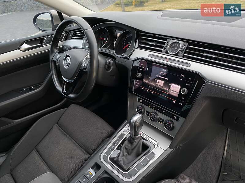 Седан Volkswagen Passat 2016 в Мукачево
