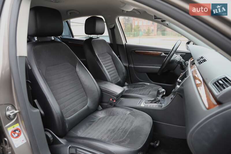 Седан Volkswagen Passat 2011 в Харькове
