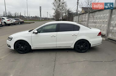 Седан Volkswagen Passat 2012 в Киеве