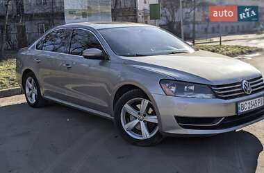 Седан Volkswagen Passat 2012 в Львові