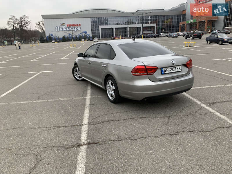 Седан Volkswagen Passat 2012 в Броварах