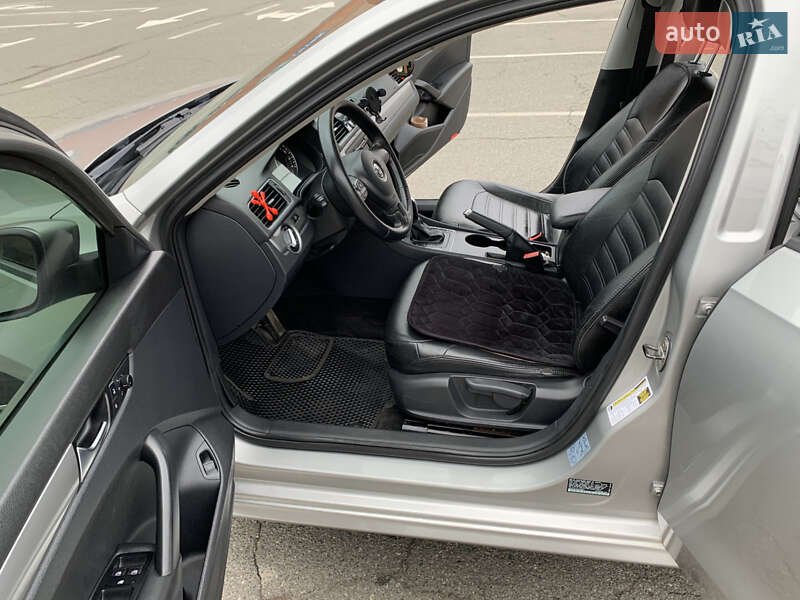 Седан Volkswagen Passat 2012 в Броварах
