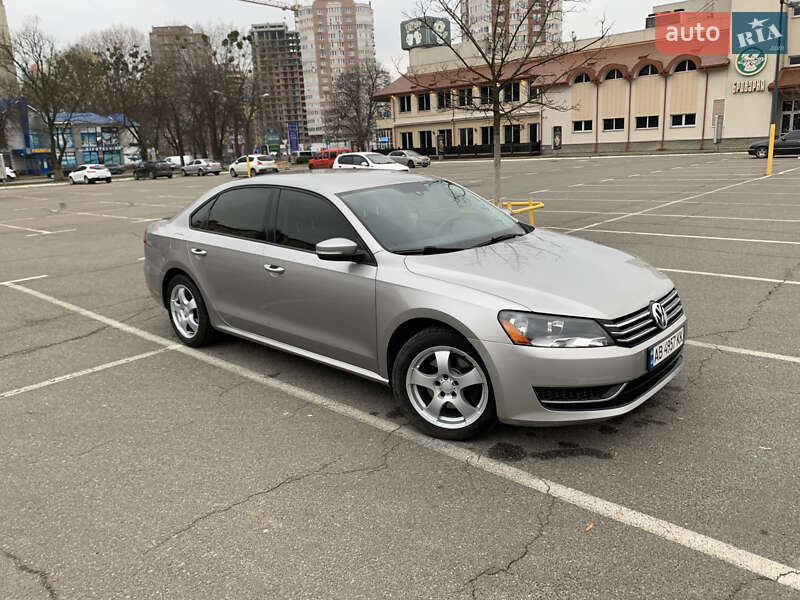 Седан Volkswagen Passat 2012 в Броварах