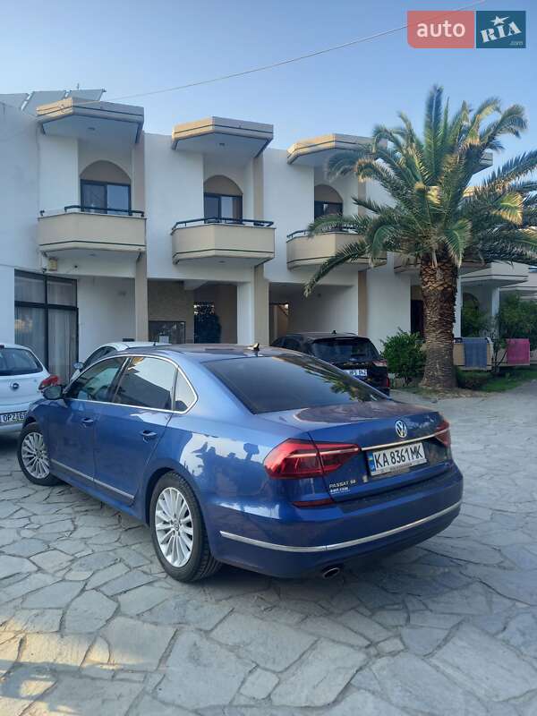 Седан Volkswagen Passat 2017 в Киеве