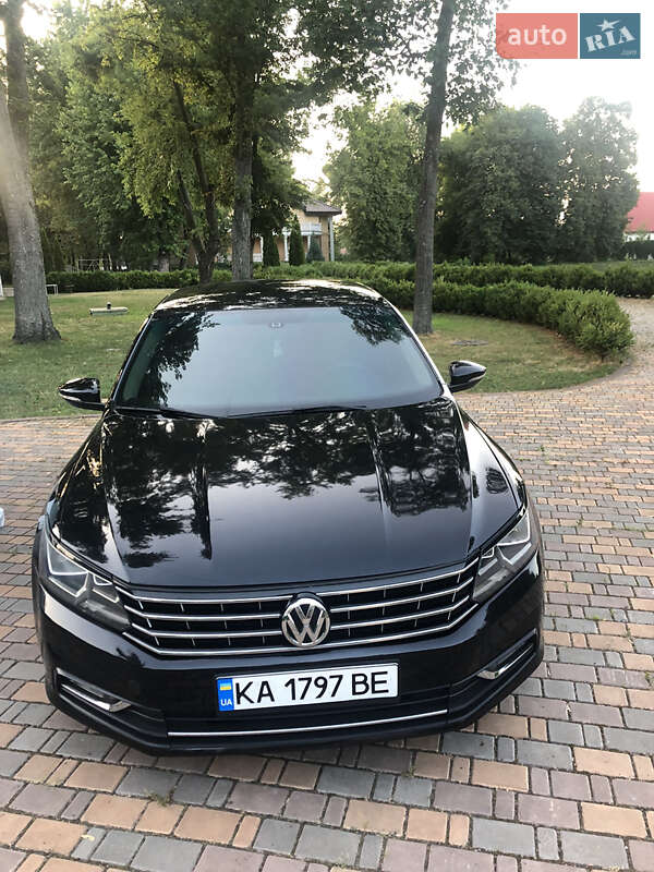 Седан Volkswagen Passat 2016 в Києві