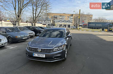 Седан Volkswagen Passat 2016 в Киеве