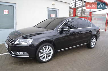 Седан Volkswagen Passat 2013 в Виннице