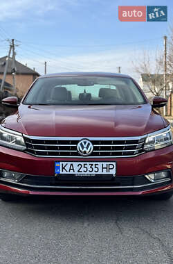 Седан Volkswagen Passat 2016 в Києві