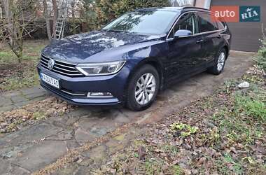 Универсал Volkswagen Passat 2015 в Киеве