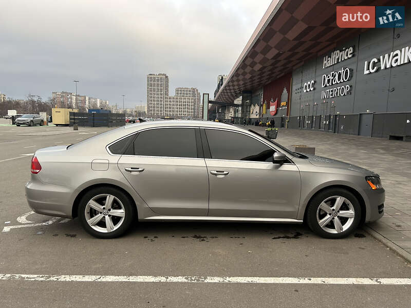 Седан Volkswagen Passat 2013 в Києві