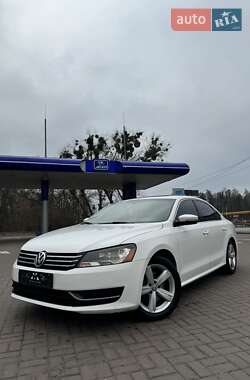 Седан Volkswagen Passat 2012 в Киеве