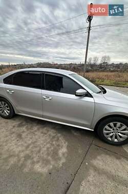 Седан Volkswagen Passat 2015 в 