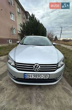 Седан Volkswagen Passat 2015 в Львові