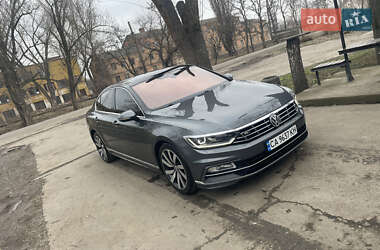 Седан Volkswagen Passat 2016 в Киеве