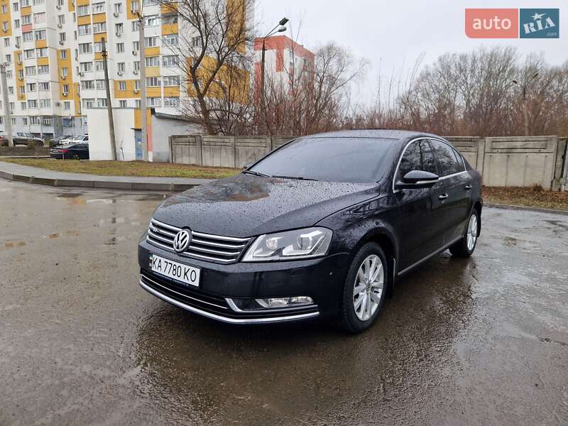 Седан Volkswagen Passat 2011 в Харькове