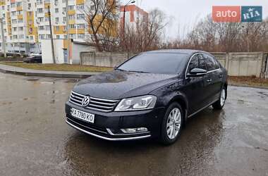 Седан Volkswagen Passat 2011 в Харькове