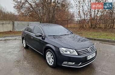 Седан Volkswagen Passat 2011 в Харькове