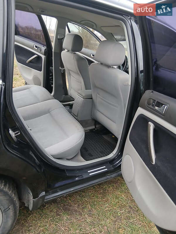 Универсал Volkswagen Passat 2003 в Ровно