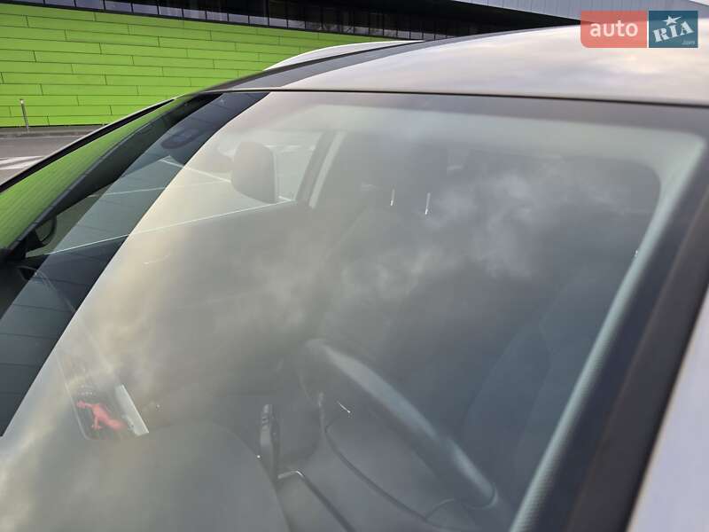 Универсал Volkswagen Passat 2013 в Киеве