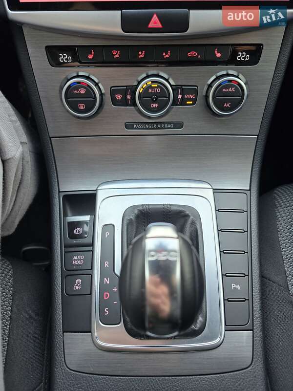 Универсал Volkswagen Passat 2013 в Киеве