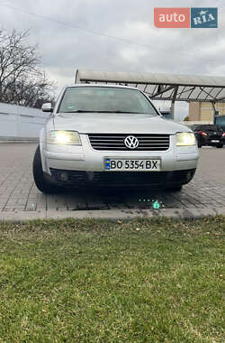 Седан Volkswagen Passat 2003 в Києві