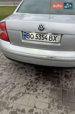 Седан Volkswagen Passat 2003 в Києві