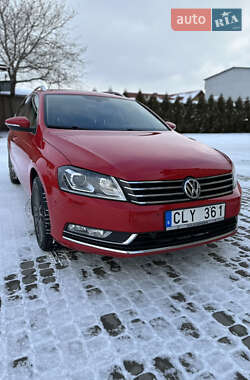 Універсал Volkswagen Passat 2012 в Тернополі