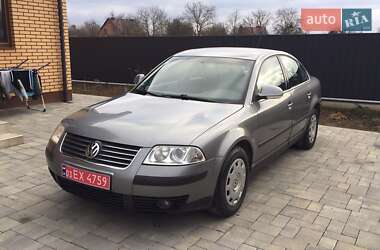 Седан Volkswagen Passat 2004 в Луцке