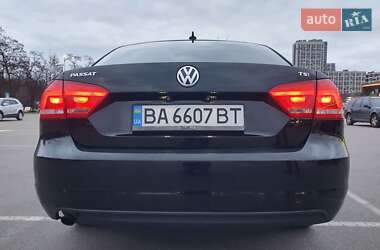 Седан Volkswagen Passat 2015 в Киеве