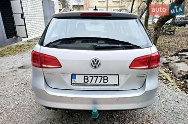 Універсал Volkswagen Passat 2013 в Житомирі