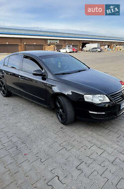 Седан Volkswagen Passat 2005 в Одессе