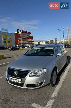 Універсал Volkswagen Passat 2010 в Чернівцях