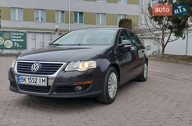 Седан Volkswagen Passat 2005 в Рівному