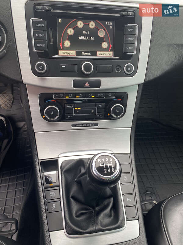 Универсал Volkswagen Passat 2011 в Ивано-Франковске фото 35 Универсал Volkswagen Passat 2011 в Ивано-Франковске